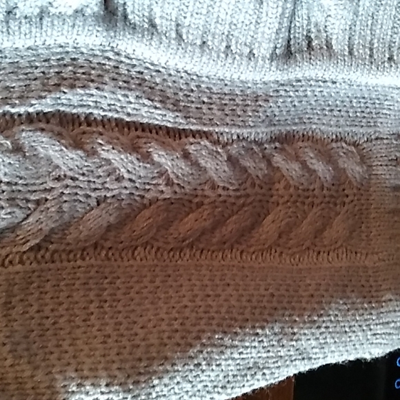 Sweater - Picture 2 of 4